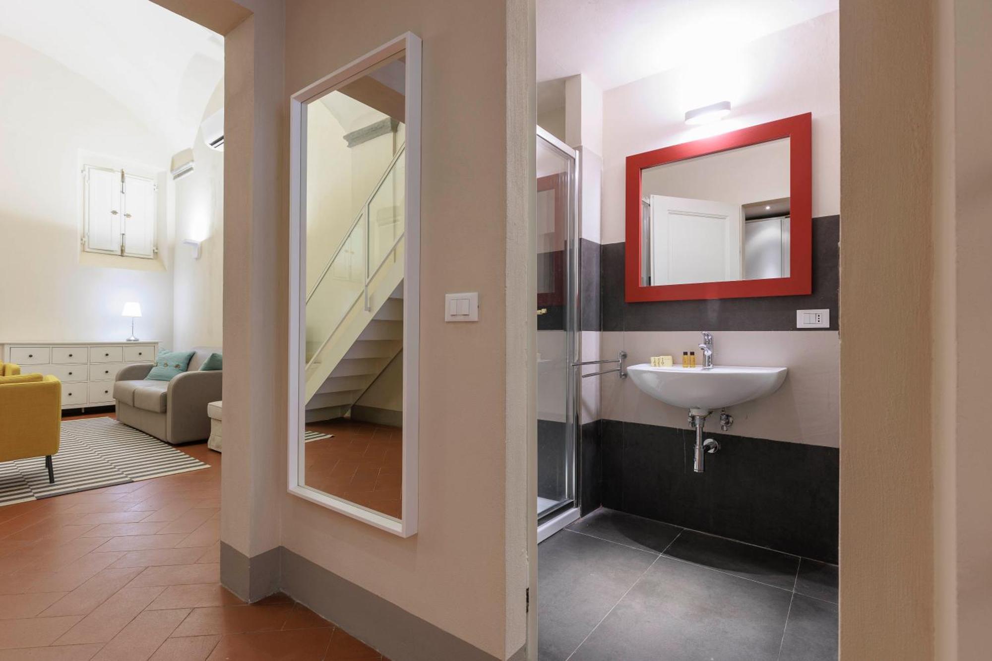 Santa Croce Deluxe Apartment فلورنس المظهر الخارجي الصورة
